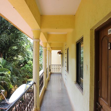 Hotel Oyo 7333 V Palms Candolim Exterior foto