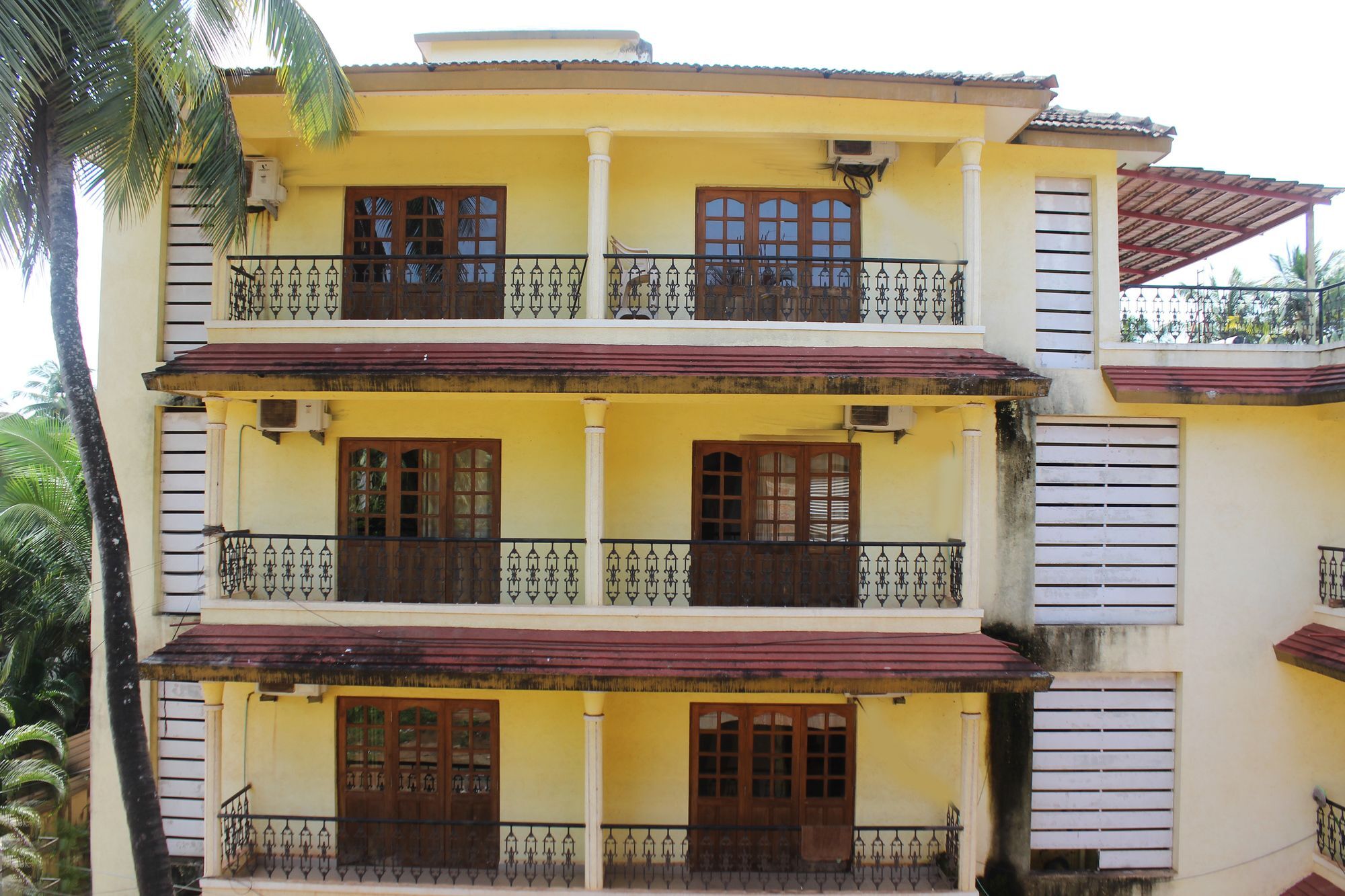 Hotel Oyo 7333 V Palms Candolim Exterior foto