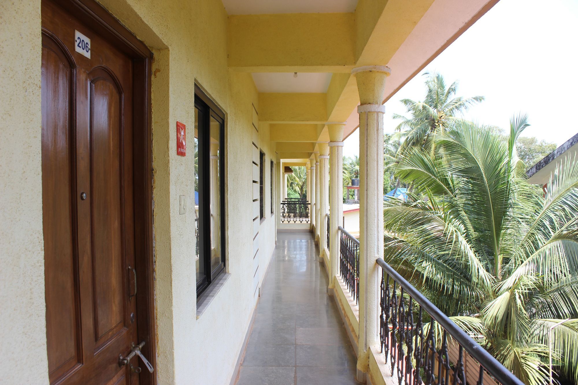 Hotel Oyo 7333 V Palms Candolim Exterior foto