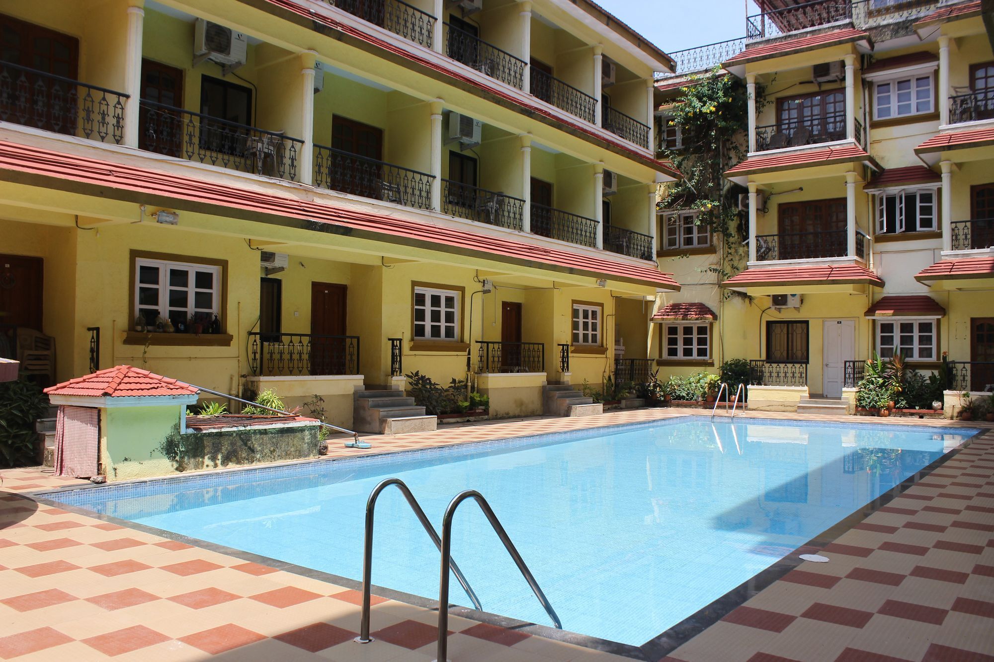 Hotel Oyo 7333 V Palms Candolim Exterior foto