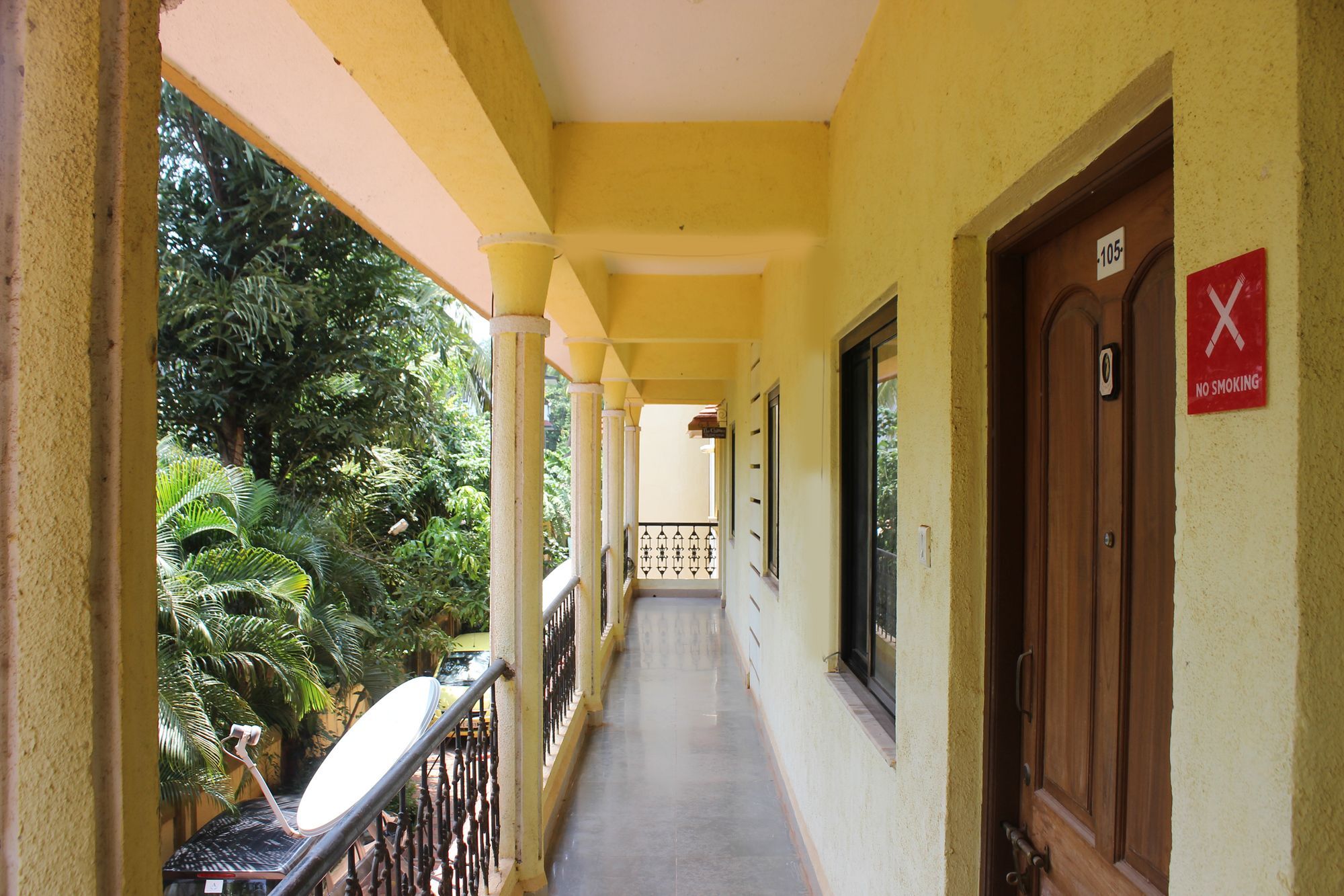 Hotel Oyo 7333 V Palms Candolim Exterior foto